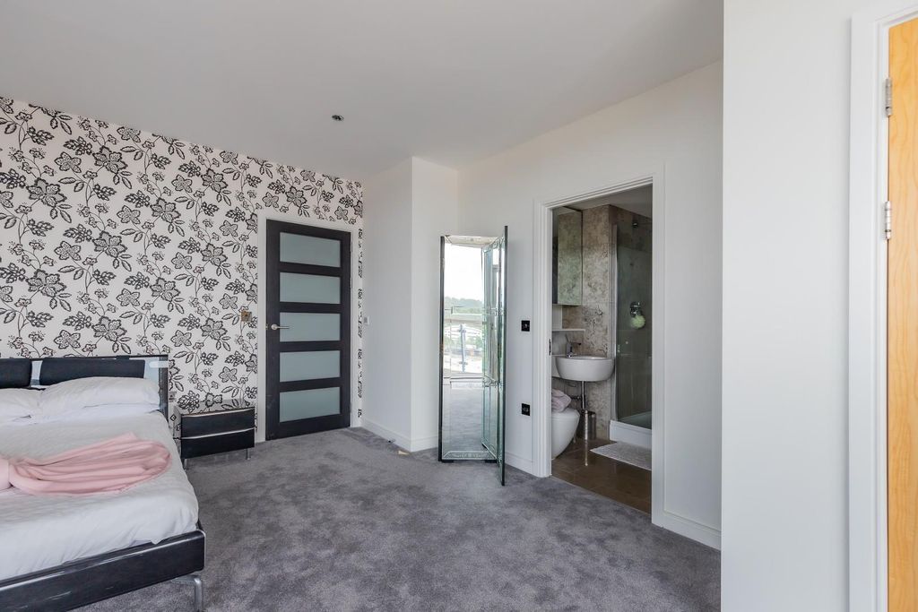 Additional image 29 of 3 bed flat for saleFerry Road, Cardiff CF11