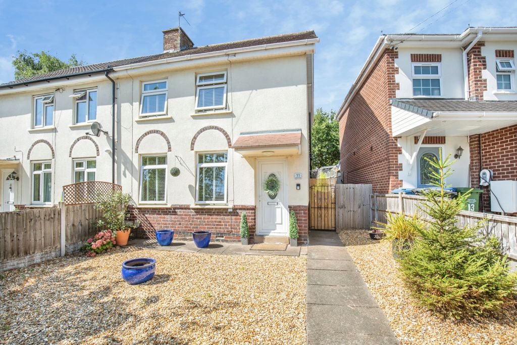 Property photo 1 of 16 72Db4F75-Mw26-1610