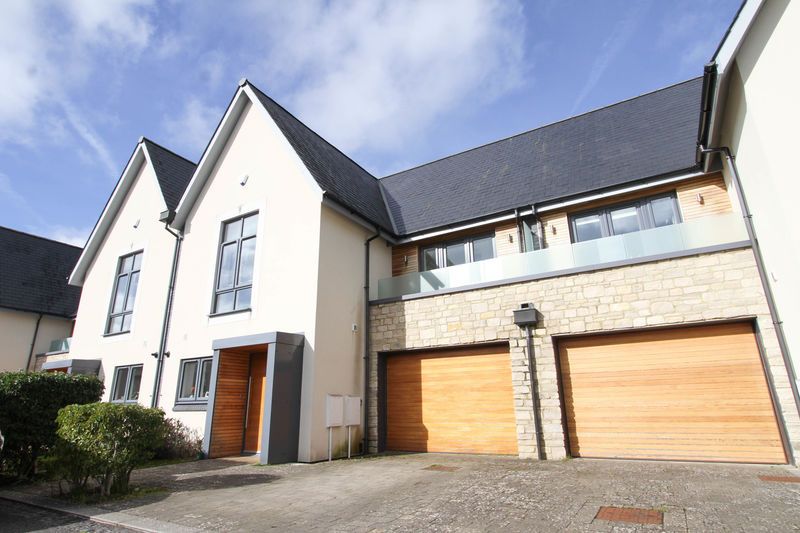 Property photo 1 of 16 Front