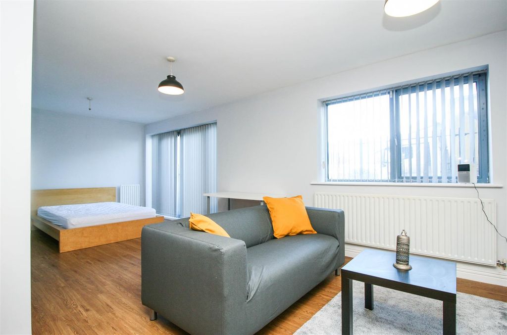 Property photo 3 of 5