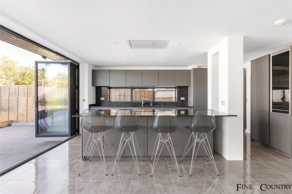 Property photo 3 of 31 Picture No. 20