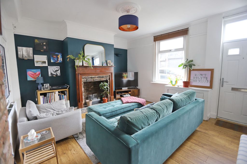 Property photo 2 of 16