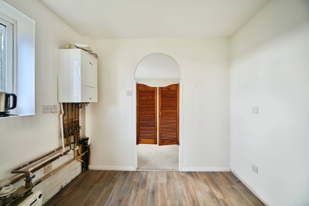 Property photo 3 of 18 Pbox-Img.Jpg