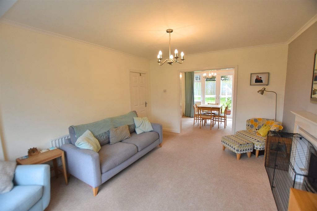 Property photo 3 of 18 Living Room