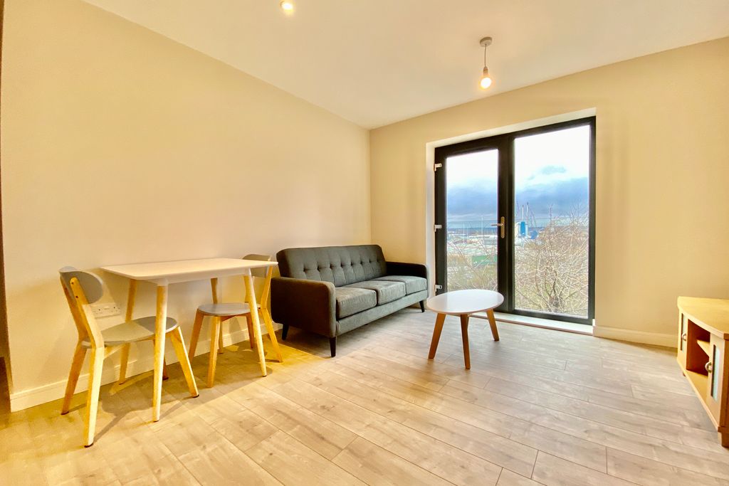 Property photo 2 of 7 Photo 04