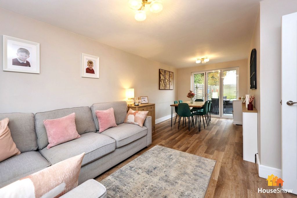 Property photo 3 of 25