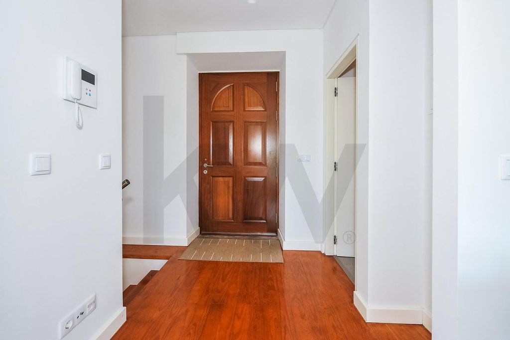 Property photo 3 of 46