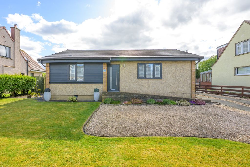 Property photo 2 of 41