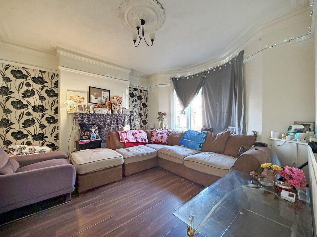 Property photo 2 of 21