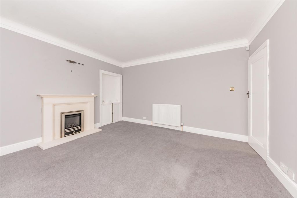 Property photo 3 of 26 95 Shaftesbury Road Dundee-10.Jpg