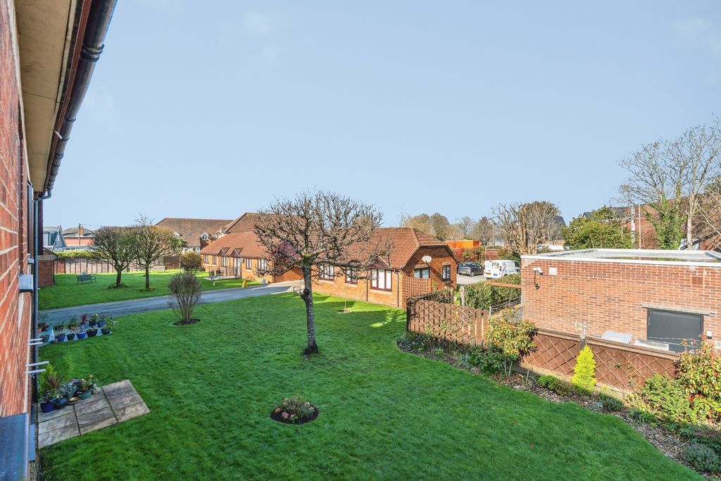 Property photo 2 of 19 Pbox-Img.Jpg