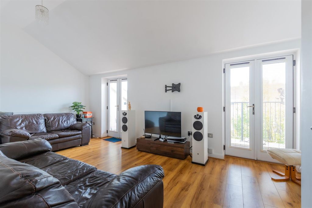 Property photo 3 of 21 20-12.Jpg