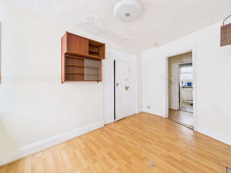 Property photo 3 of 12 Photo 5