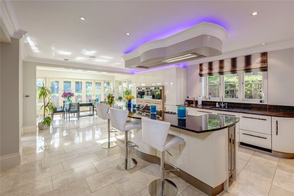 Property photo 2 of 15 Open Plan