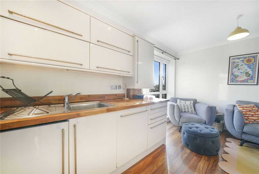 Property photo 2 of 16 Kitchen