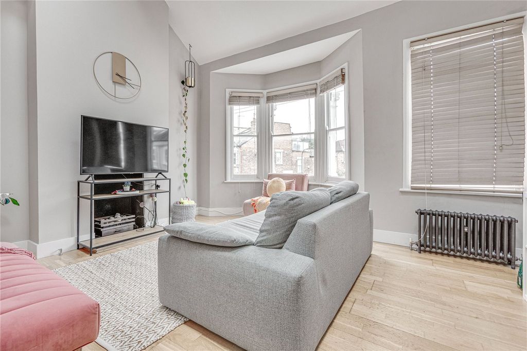 Property photo 1 of 6