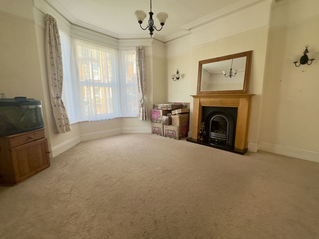 Property photo 2 of 19 Photo 3