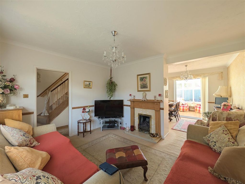 Property photo 2 of 19