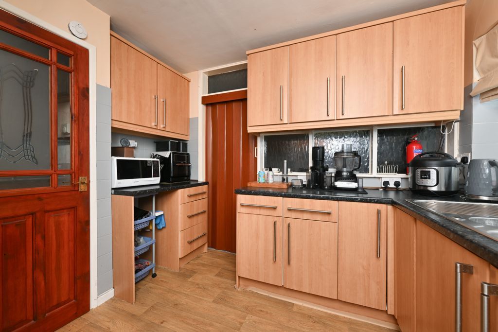 Property photo 2 of 50 Photo 24