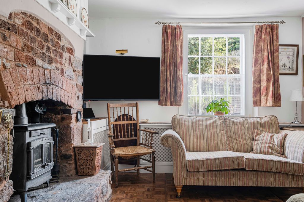 Property photo 2 of 26