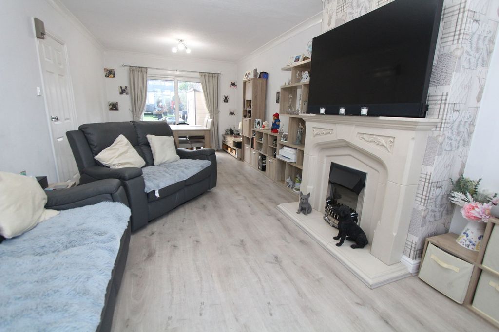 Property photo 3 of 18