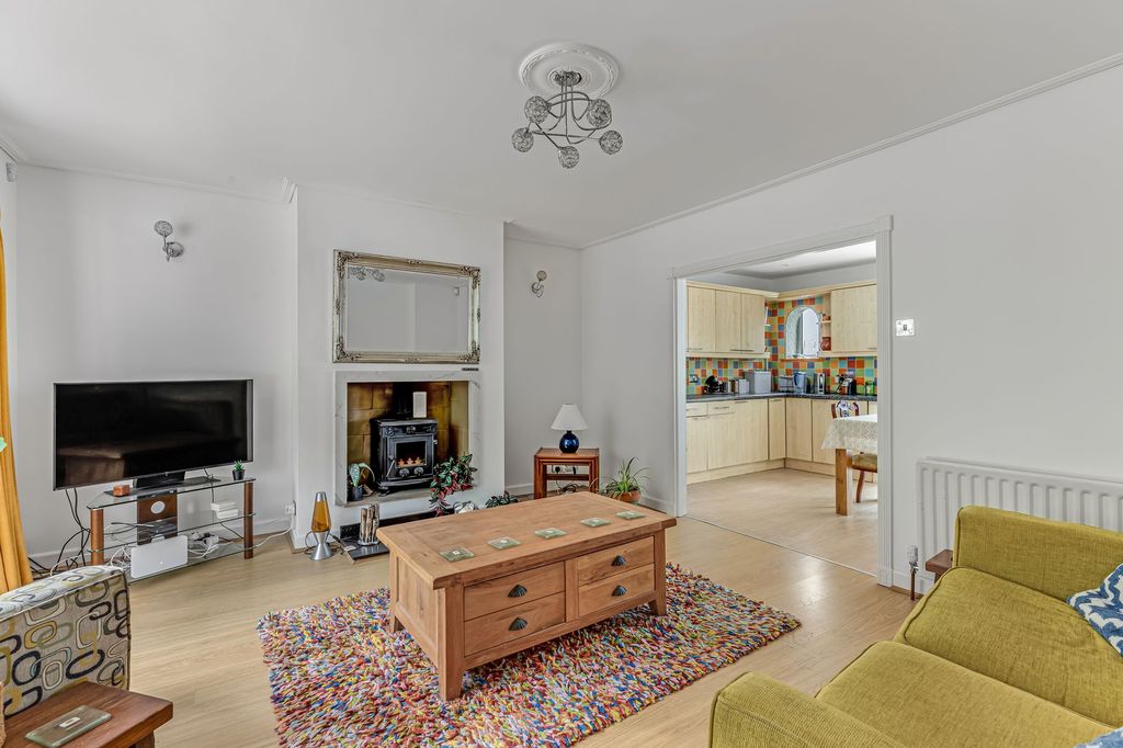 Property photo 3 of 19