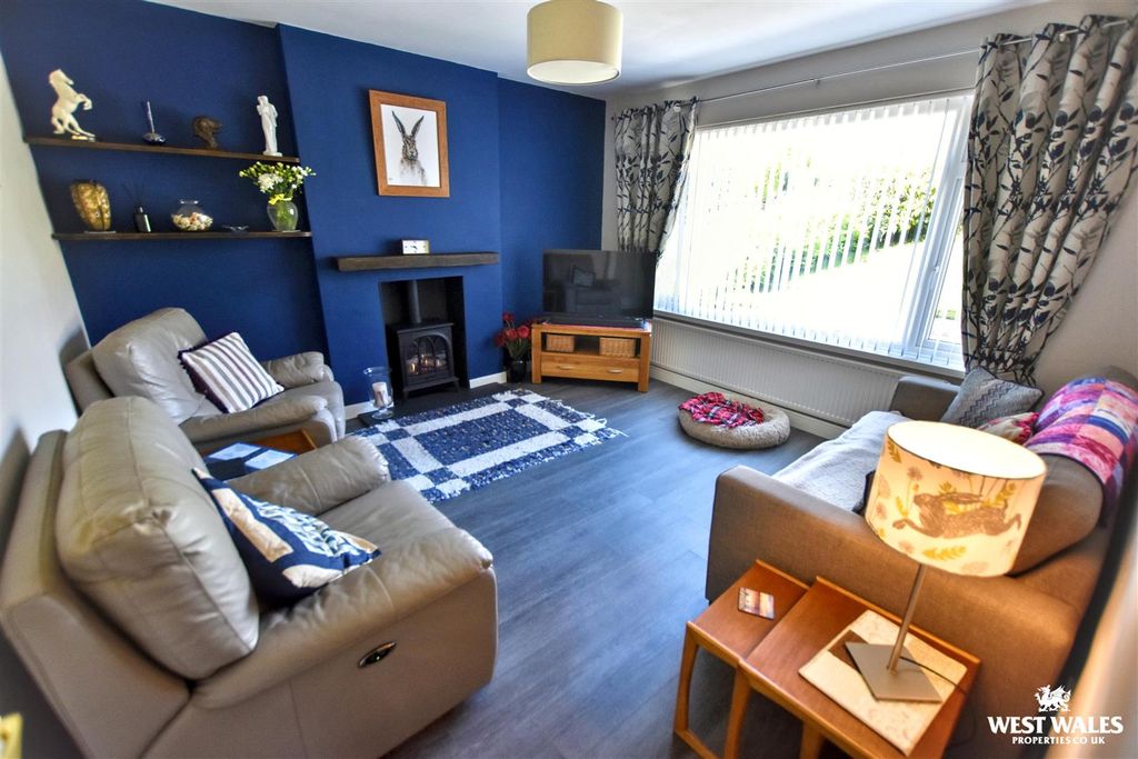 Property photo 2 of 24 19 (8).Jpg