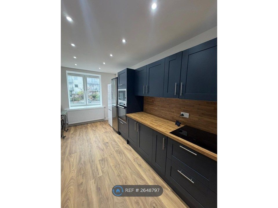 Property photo 3 of 19 Two Large Fridge / Frezer Close To Window