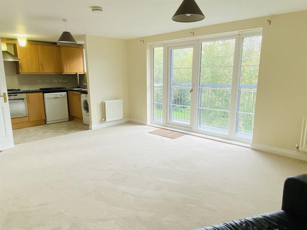 Property photo 3 of 9 Img_8931 (Fileminimizer).Jpg