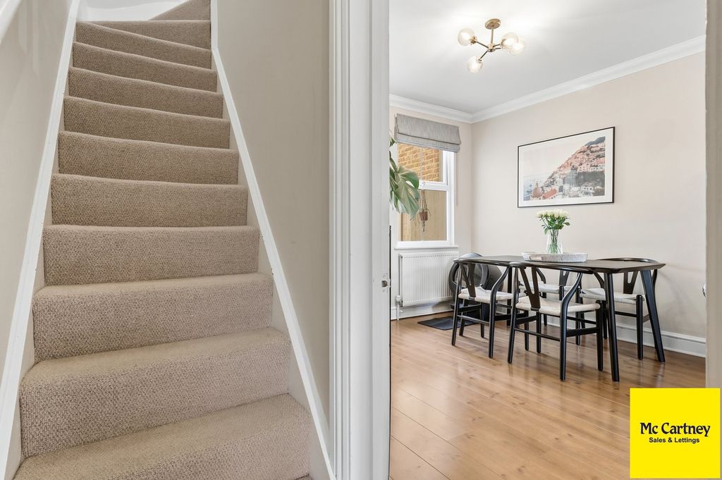 Property photo 3 of 27