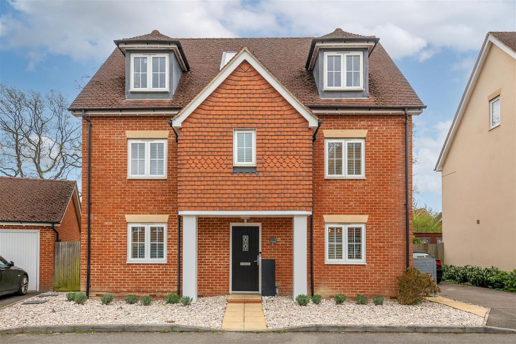 Property photo 1 of 25 1 Field Close Externals-18 Sky.Jpg