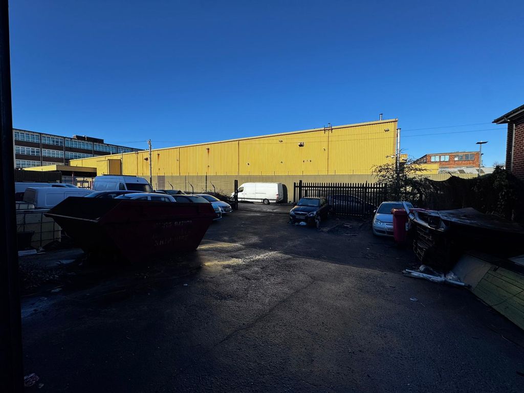 Property photo 3 of 5