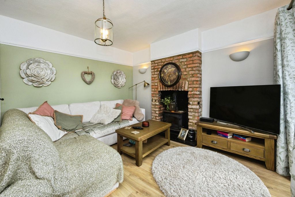 Property photo 2 of 24