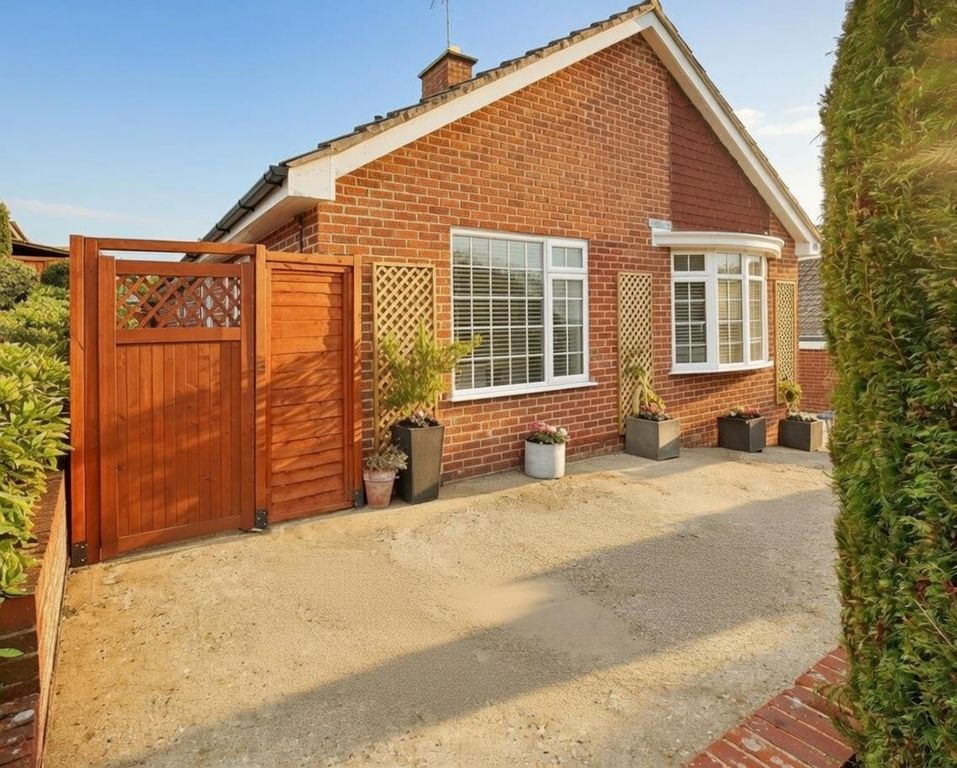 Property photo 1 of 17 2A Front.Jpg