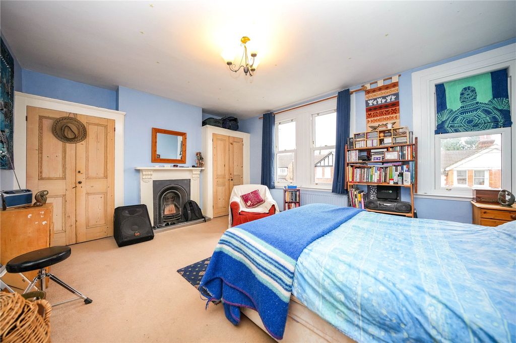 Property photo 3 of 12 Main Bedroom