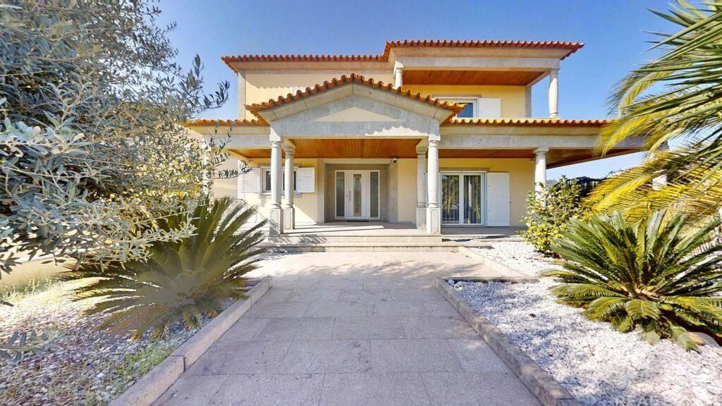 Property photo 1 of 26