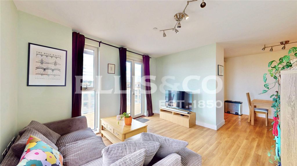 Property photo 3 of 13 Picture No. 17