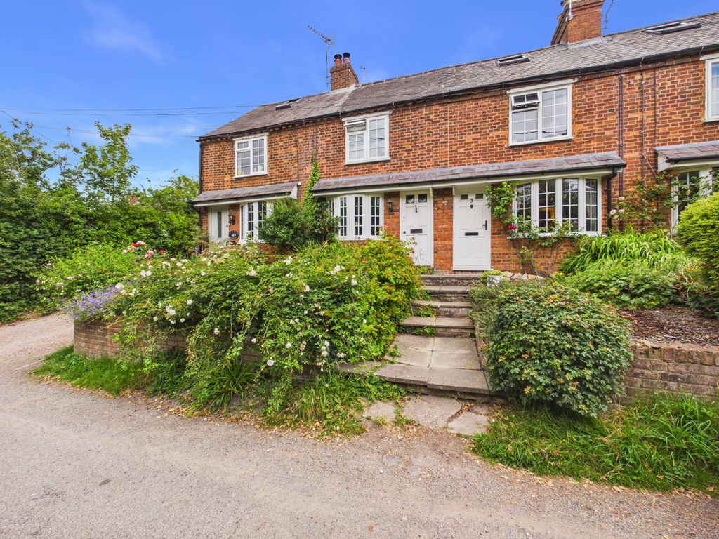 Property photo 1 of 10 Cam01354G0-Pr0740-Still017