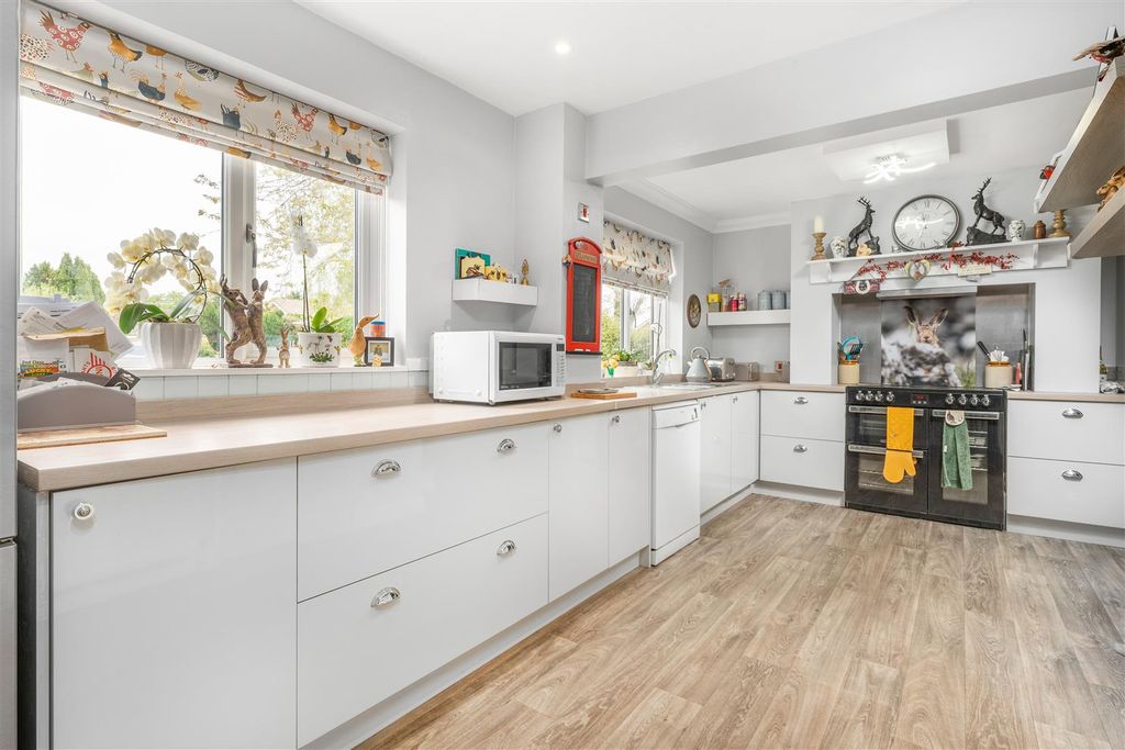 Property photo 3 of 20 7 The Leys, Upper Boddington-14.Jpg