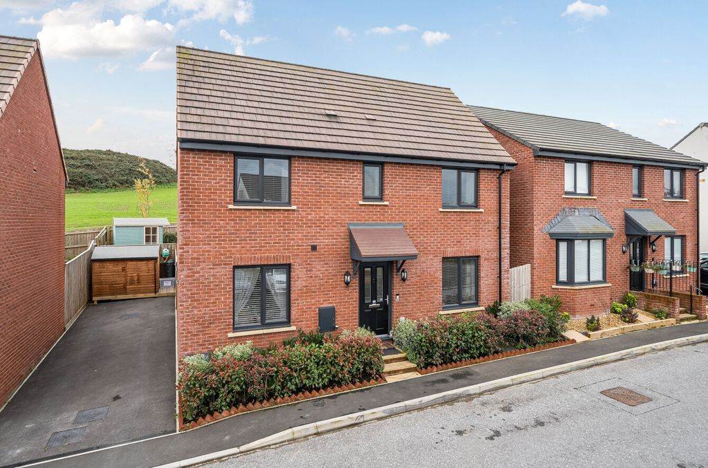 Property photo 1 of 26 1373864-2-6903410...