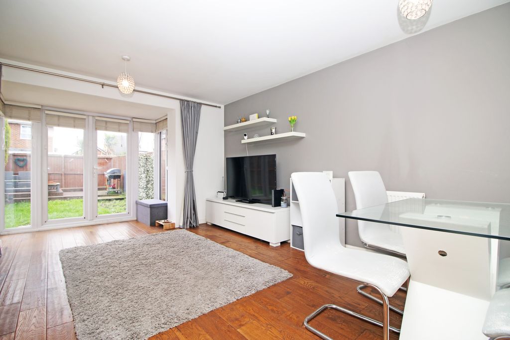 Property photo 2 of 17