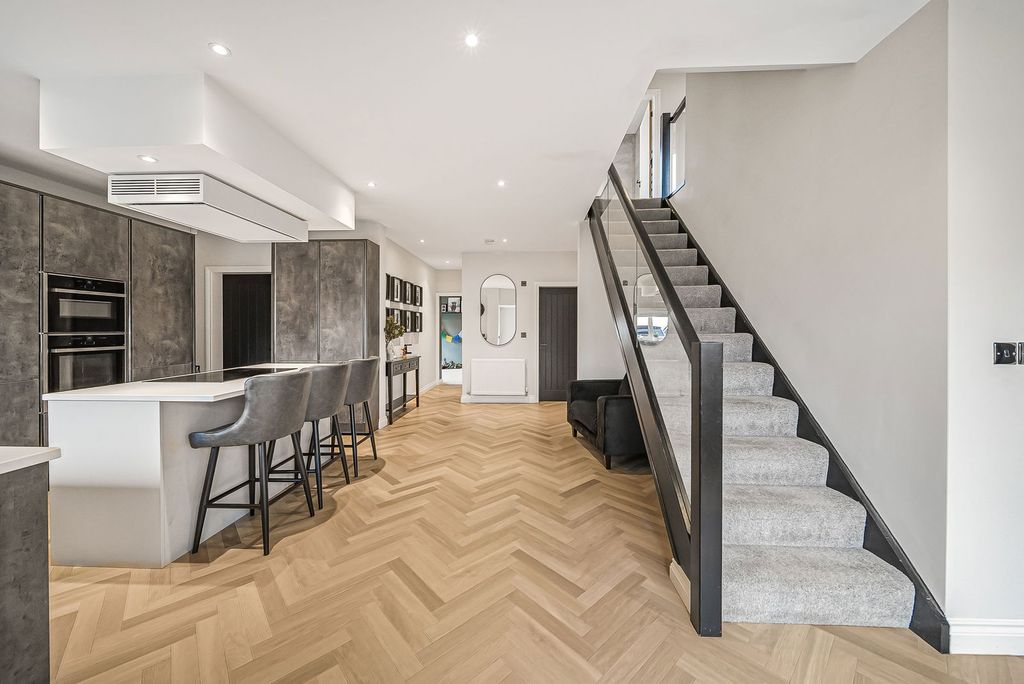 Property photo 3 of 52