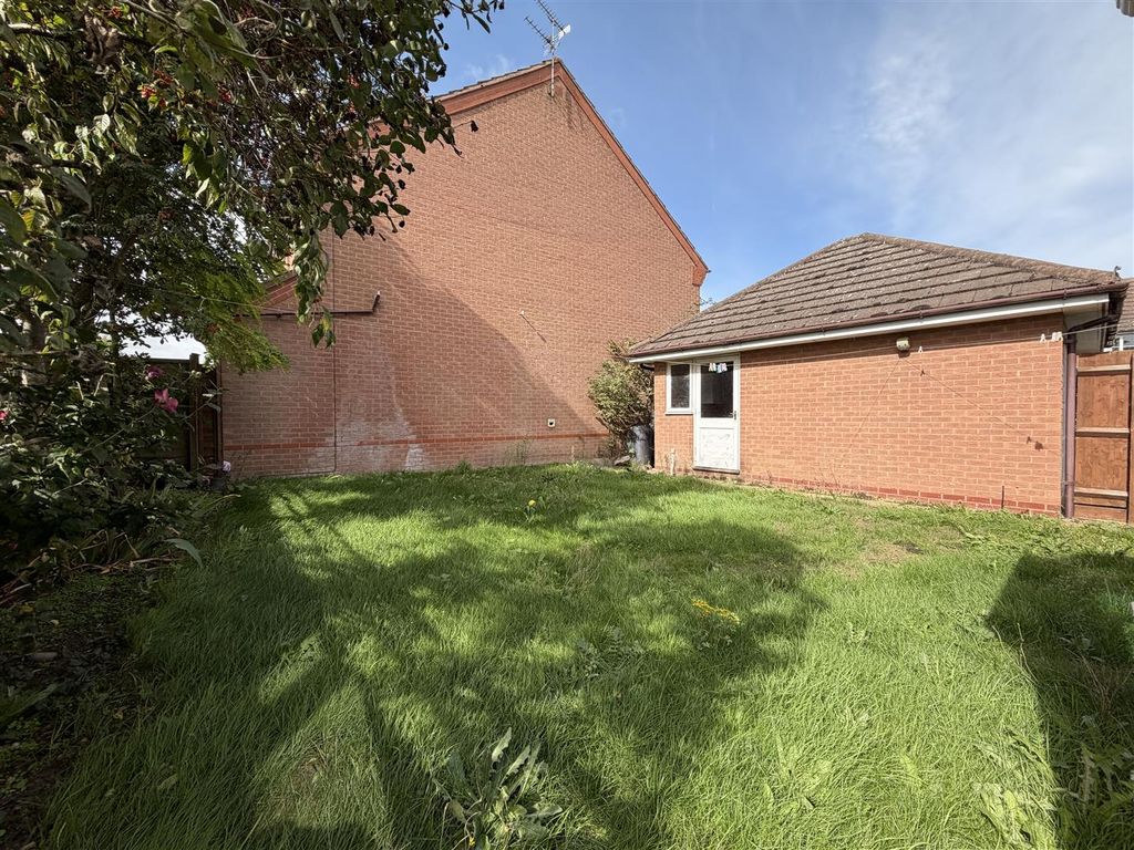 Property photo 3 of 21 Private Enclosed Garden 825