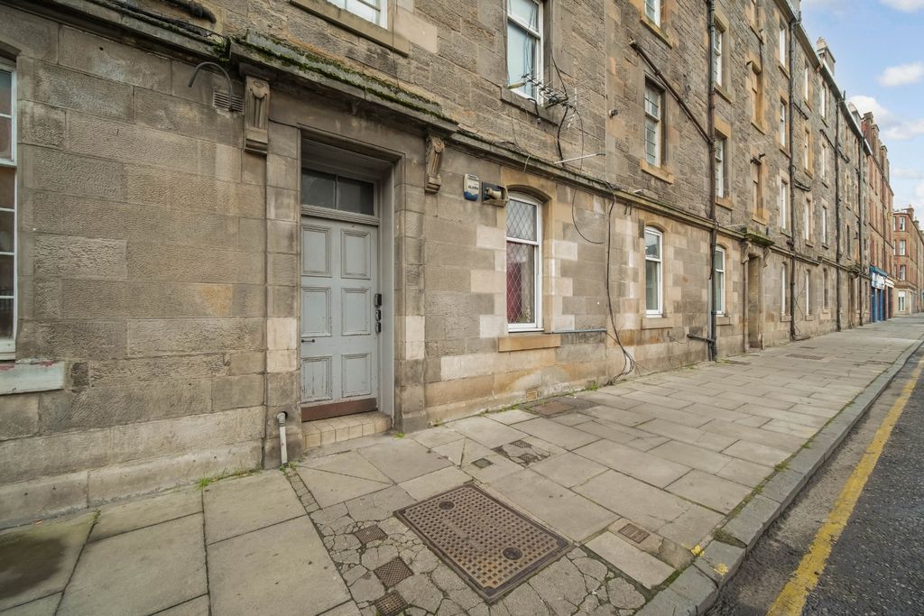 Property photo 2 of 20