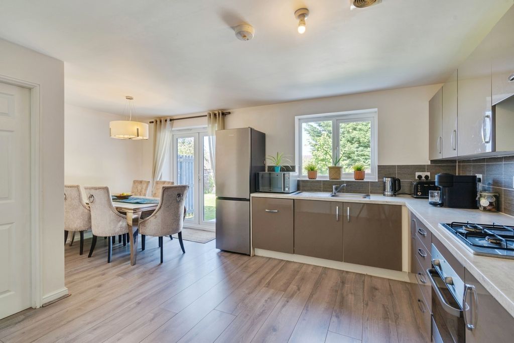 Property photo 3 of 20 Pbox-Img.Jpg