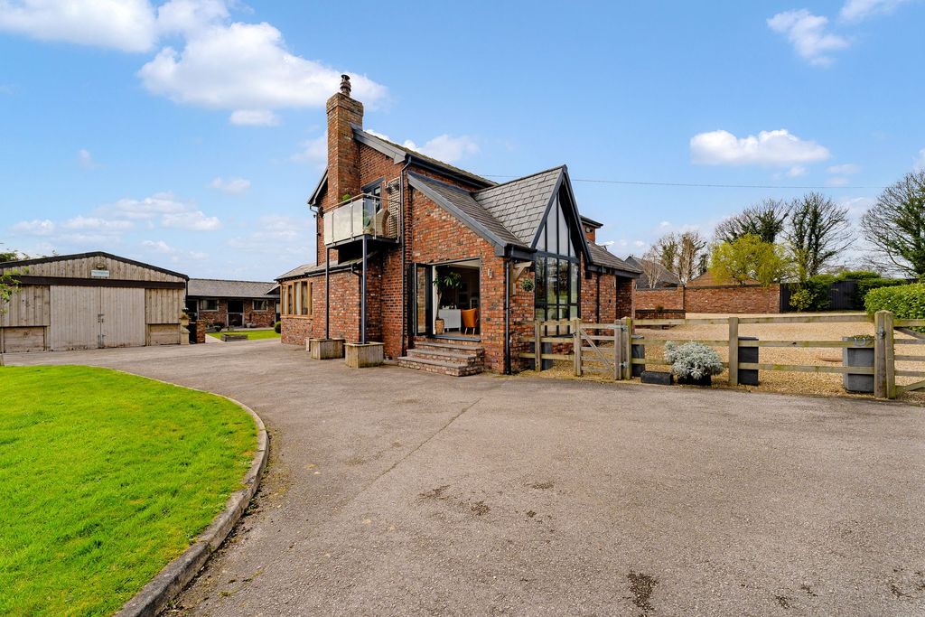 Property photo 3 of 50