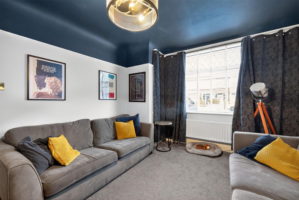 Property photo 3 of 23 Living Room.Jpg