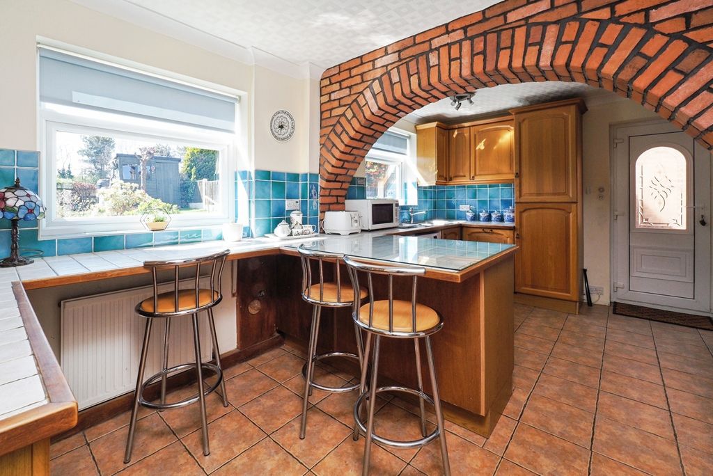 Property photo 2 of 20 Pbox-Img.Jpg