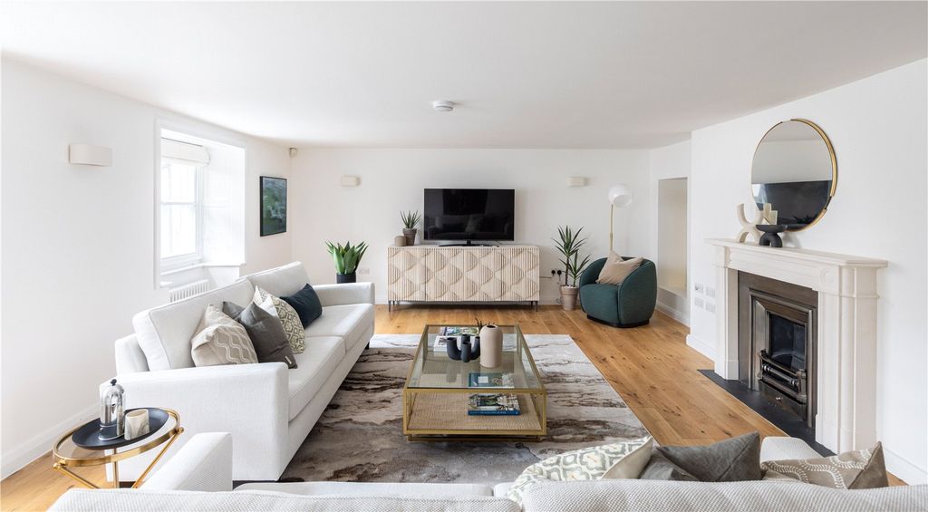 Property photo 2 of 12 Spacious Living Area