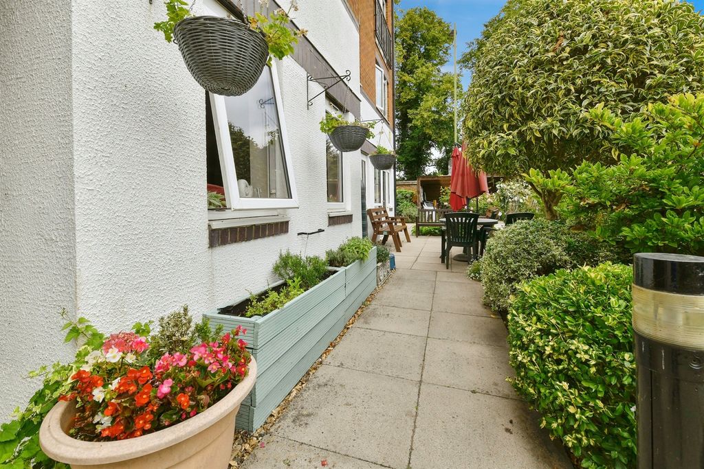Additional image 15 of 2 bed flat for saleBedford Road, Hitchin SG5